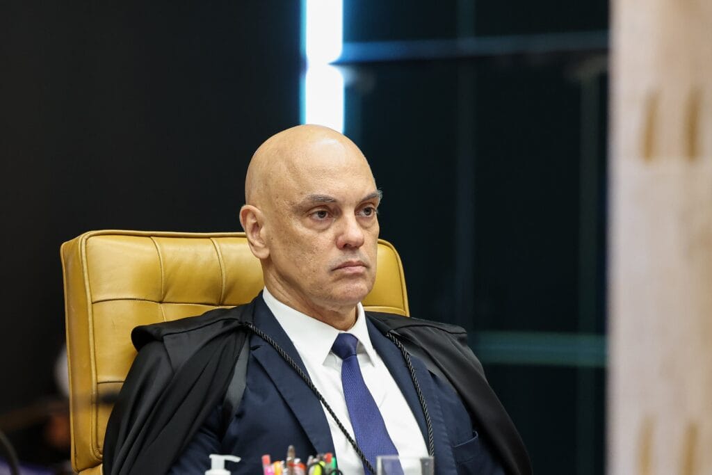 Ex-ministros pedem apuração da relação entre Vorcaro e Moraes no STF Ex-ministros pedem apuração da relação entre Vorcaro e Moraes no STF