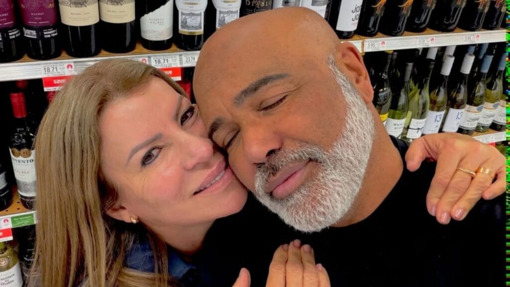 Esposa de Rick faz primeiro pronunciamento após morte do cantor: “Como eu me despeço de você depois de 42 anos?” Esposa de Rick faz primeiro pronunciamento após morte do cantor: “Como eu me despeço de você depois de 42 anos?”