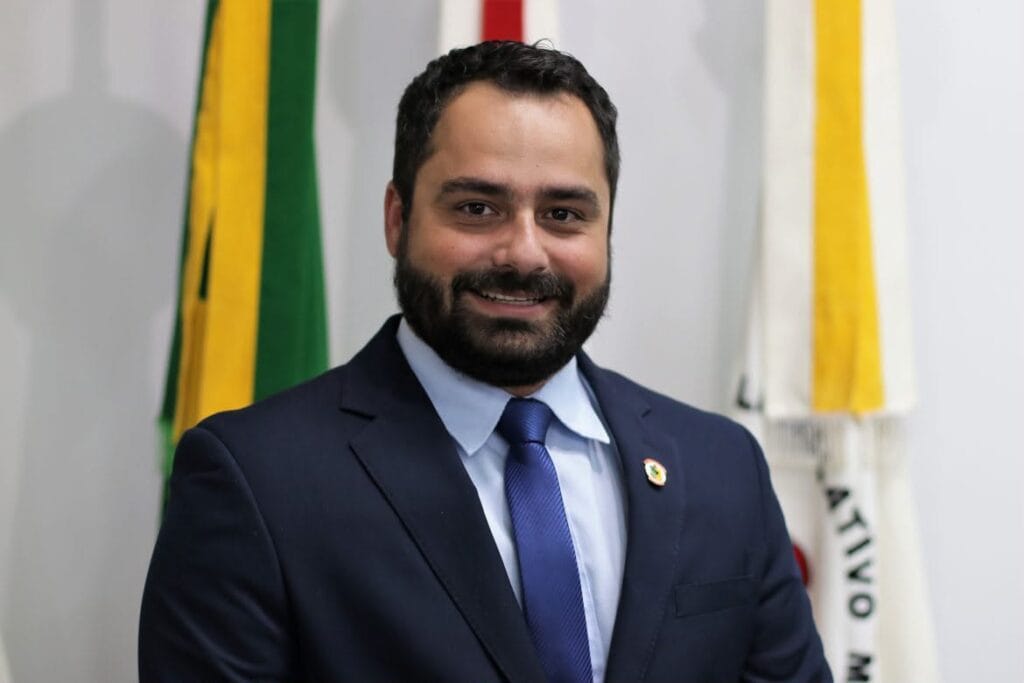 Jeferson Cardozo é condenado pelo TJSC a mais de quatro anos por corrupção ativa; candidato diz que vai recorrer e fala em perseguição Jeferson Cardozo é condenado pelo TJSC a mais de quatro anos por corrupção ativa; candidato diz que vai recorrer e fala em perseguição