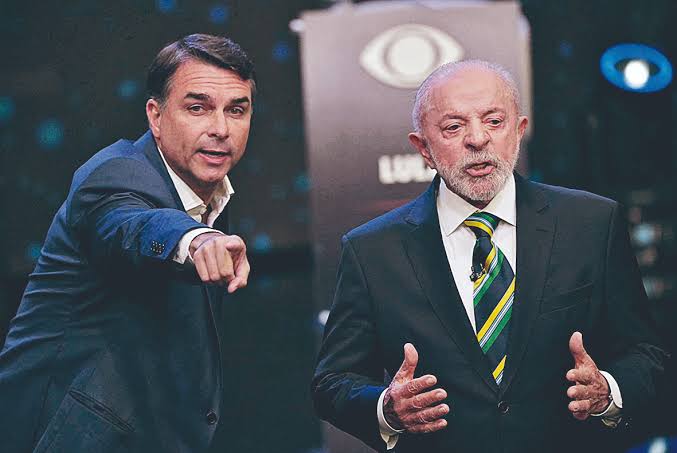 Suspeita de bomba provoca isolamento na sede da Band e impede saída de jornalistas após debate Suspeita de bomba provoca isolamento na sede da Band e impede saída de jornalistas após debate